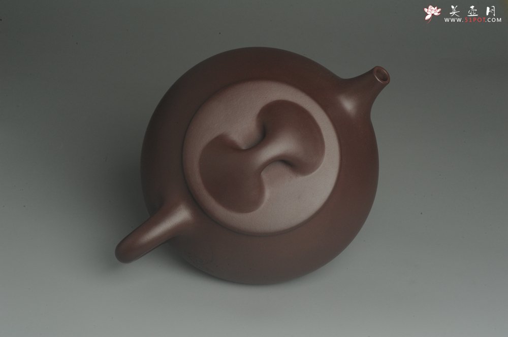 紫砂壶图片：美壶特惠 学学老师超大精致紫泥祥云满瓢茶壶 茶人醉爱 - 美壶网