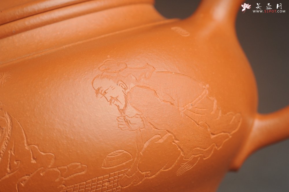 紫砂壶图片：潜力股周小培全手演绎朱泥笑樱壶 中品难度大 方健老师装饰对弈图 - 美壶网