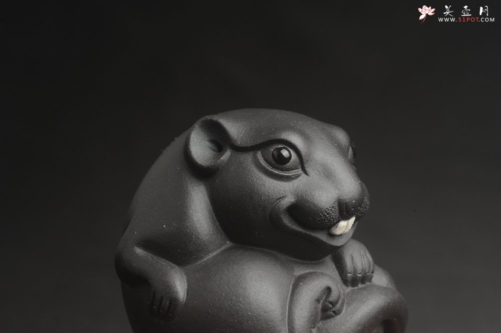 紫砂壶图片：美宠特惠 精致黑料  数（鼠）你最美 紫砂茶宠摆件  高6cm - 美壶网