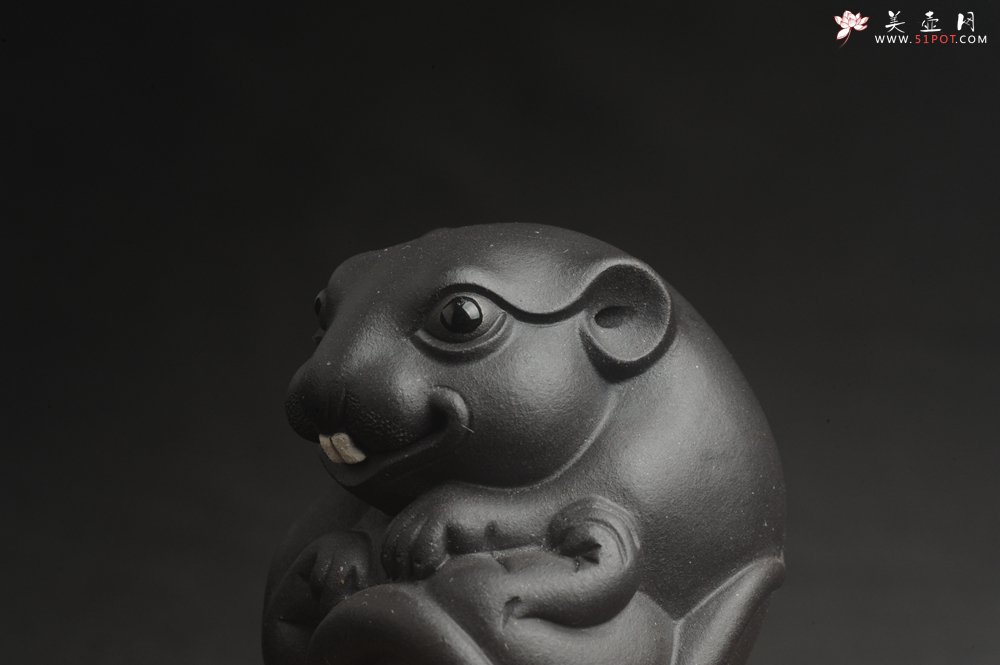 紫砂壶图片：美宠特惠 精致黑料  数（鼠）你最美 紫砂茶宠摆件  高6cm - 美壶网