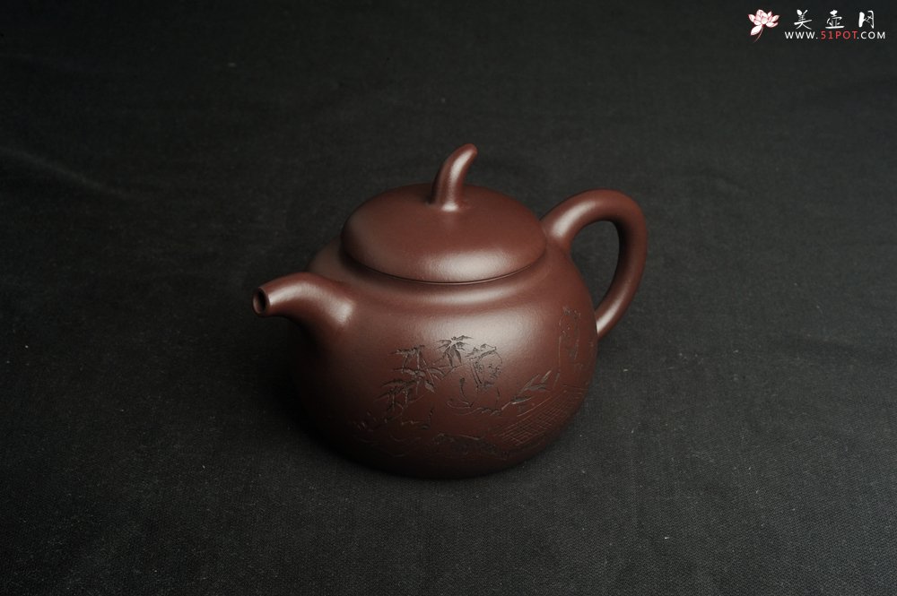 紫砂壶图片：特油润底曹青 全手工一捺底景舟茄段 装饰人物特文气 期待与亲结缘 - 美壶网