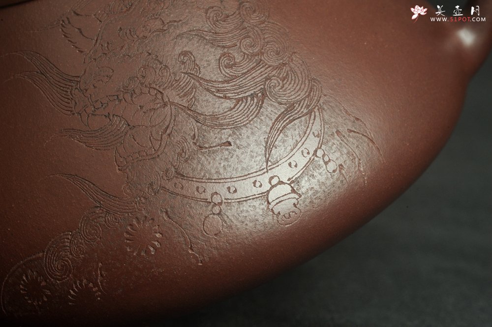 紫砂壶图片：特油润底曹青 全手工子冶石瓢 助工装饰瑞兽 - 美壶网