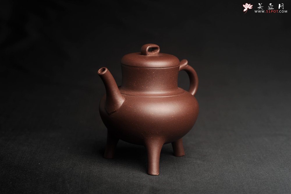 紫砂壶图片：美壶特惠  精致紫泥三足鼎壶 茶人醉爱 - 美壶网