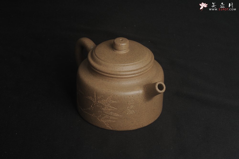 紫砂壶图片：高温油润黄龙山本山老段泥 全手工德中壶 做工特好 居不可无竹 竹笛清风 - 美壶网