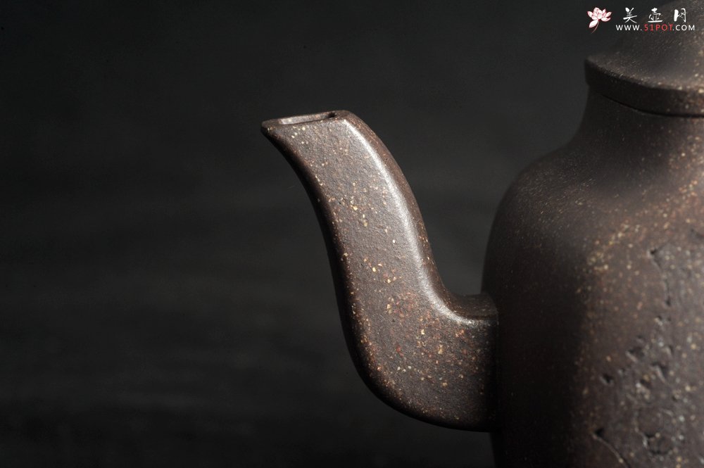 紫砂壶图片：实力派张海艳 全手工油润老青灰段泥重器鸣远四方 气势磅礴 用心之作 装饰拜石图特文气 - 美壶网