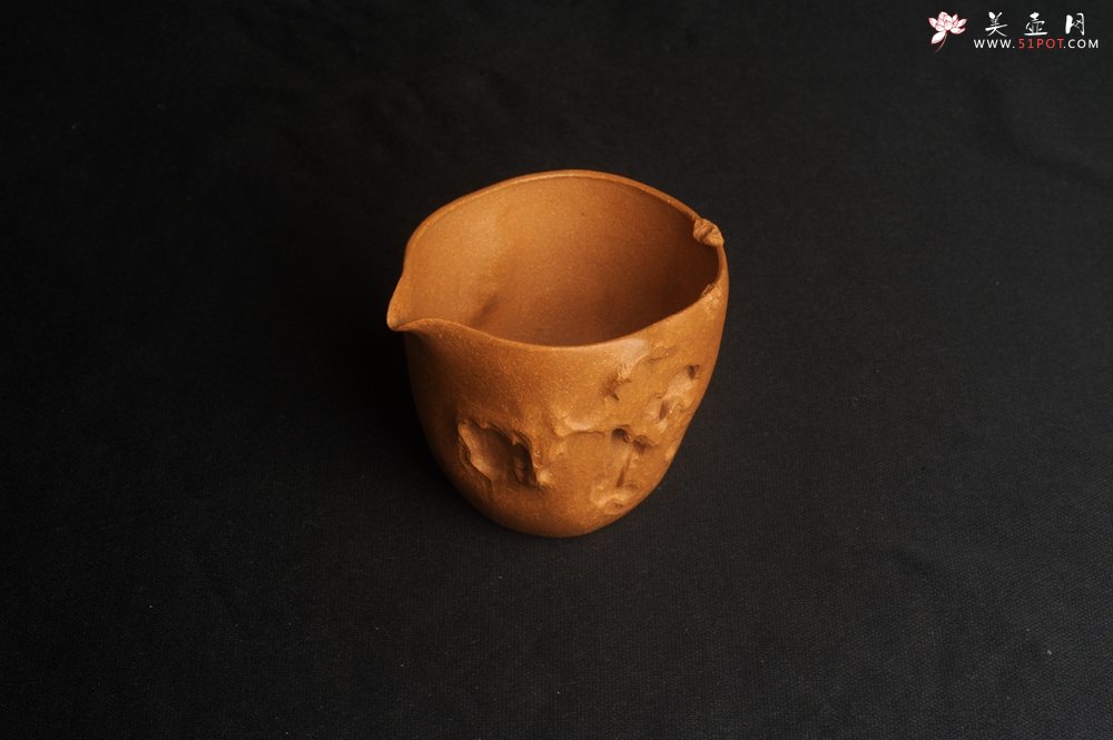 紫砂壶图片：美杯特惠 潜力股赵老师 全手工老黄段泥公道杯 贴页灵动 - 美壶网