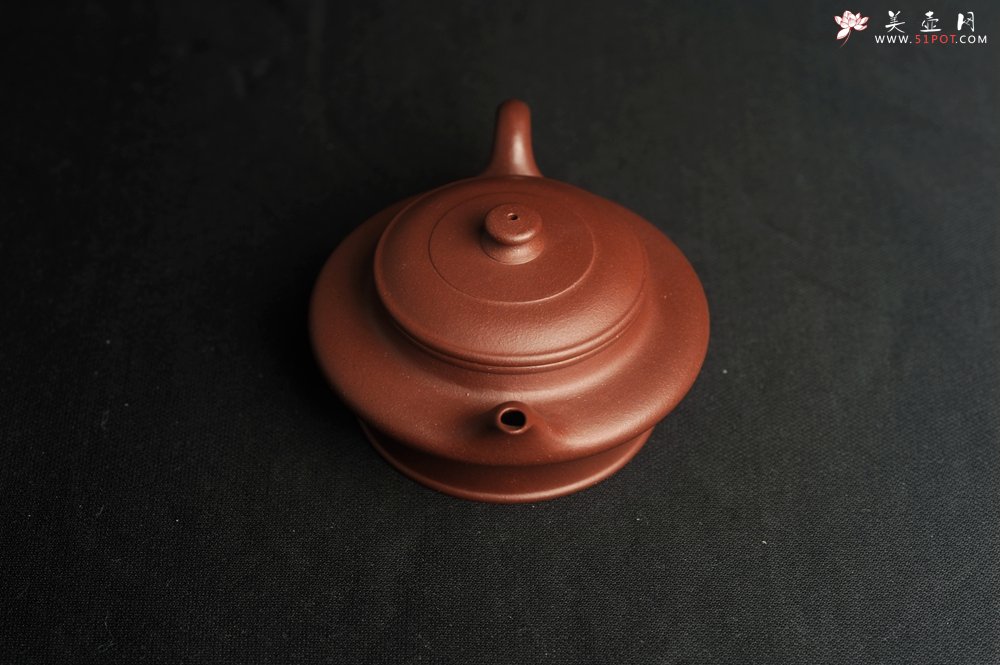 紫砂壶图片：美壶特惠 学学老师精工力作 四号井深井紫泥小虚扁茶壶 小品特难做 - 美壶网