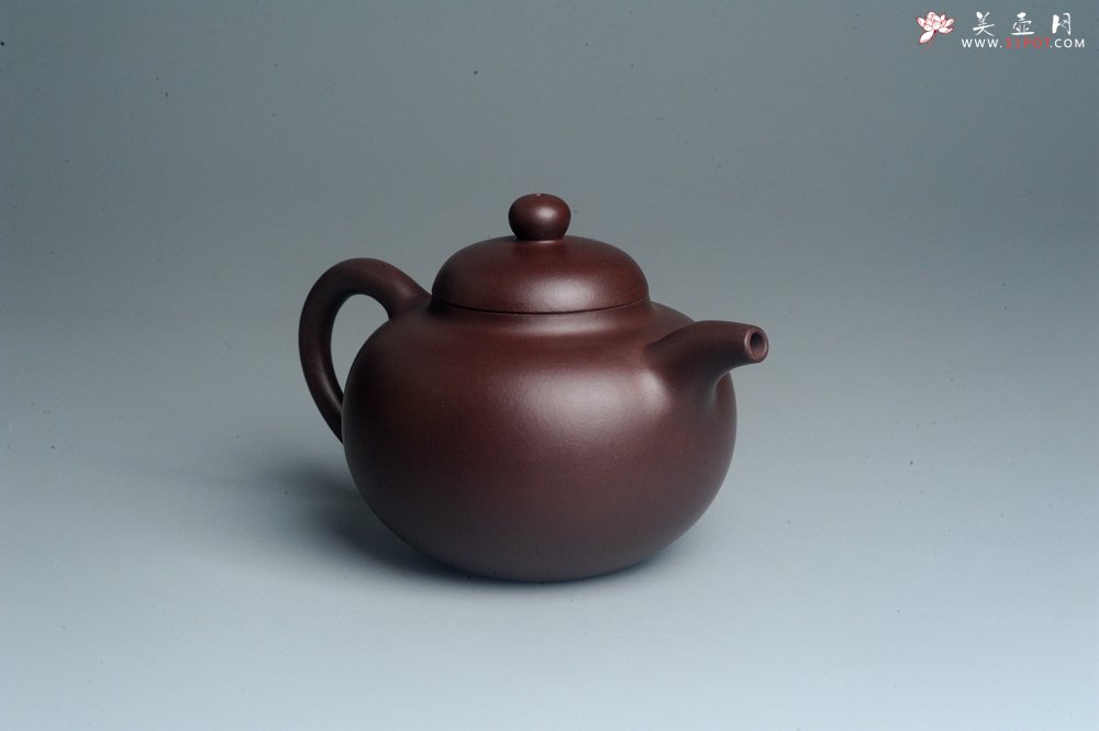 紫砂壶图片：潜力股周小培老师 原创全手工底槽青圆掇壶 - 美壶网