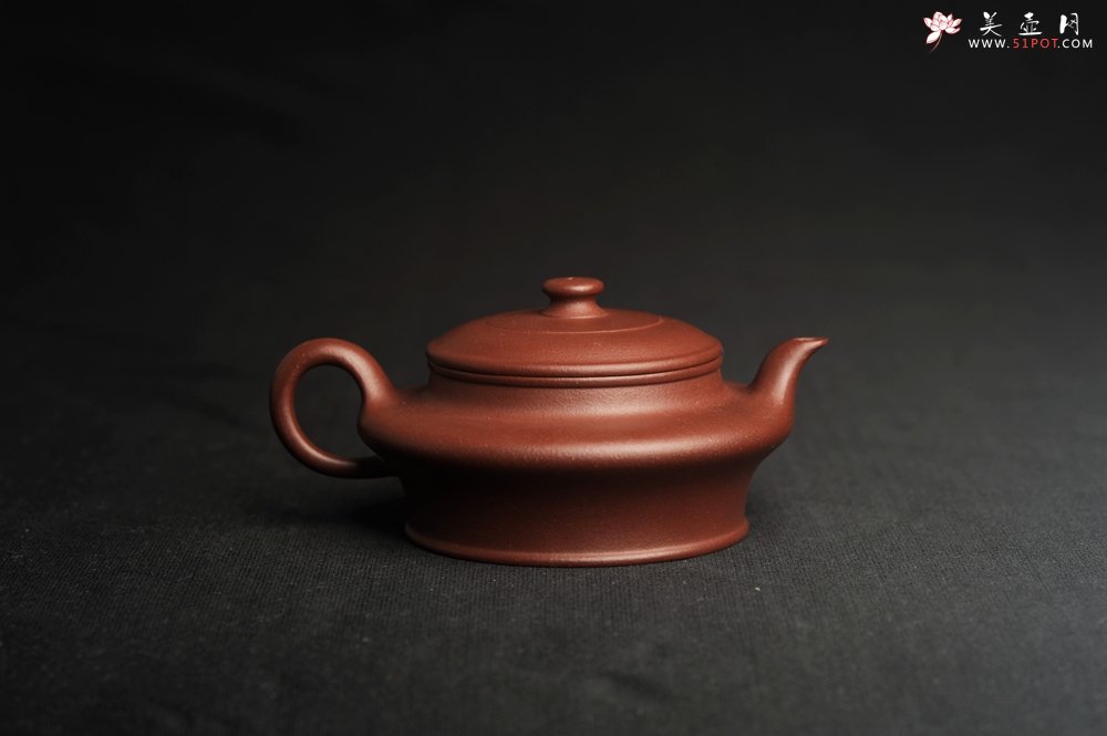 紫砂壶图片：美壶特惠 学学老师精工力作 四号井深井紫泥小虚扁茶壶 小品特难做 - 美壶网