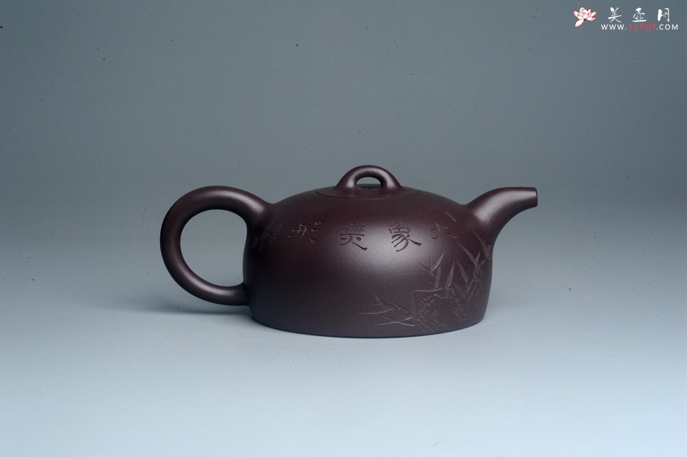 紫砂壶图片：潜力股周小培老师 油润底槽清 卡盖难度相当大 全手工大半月紫砂壶 大象无形 特文气 期待与亲结缘 - 美壶网