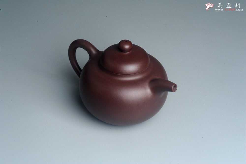 紫砂壶图片：潜力股周小培老师 原创全手工底槽青圆掇壶 - 美壶网