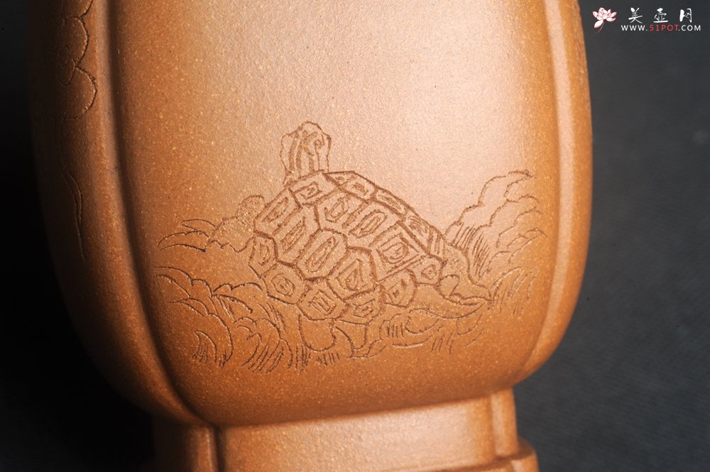 紫砂壶图片：美杯特惠 特好降坡泥 精致四方抽角大号主人杯 四面瑞兽 寓意吉祥 高性价比 - 美壶网