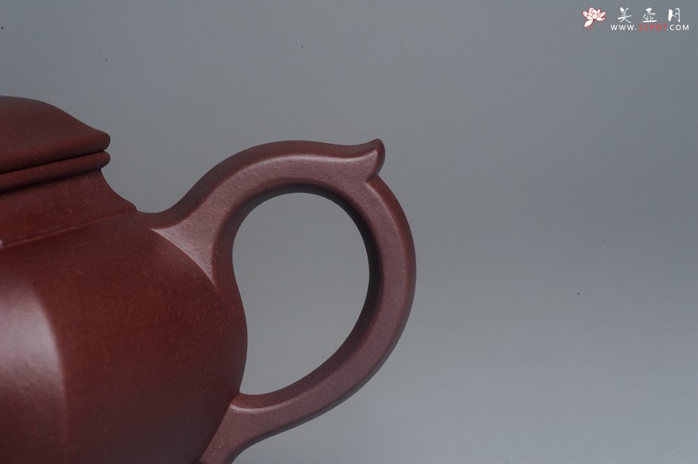 紫砂壶图片：实力派张海艳全手工纯色底曹青六方笑樱壶 做工灰常精致 气韵流畅 - 美壶网