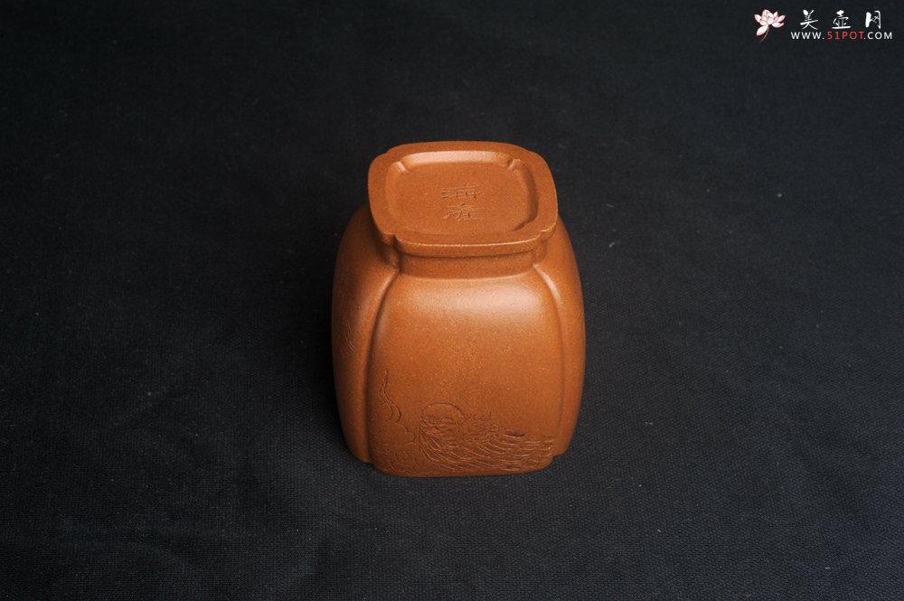 紫砂壶图片：美杯特惠 特好降坡泥 精致四方抽角大号主人杯 四面瑞兽 寓意吉祥 高性价比 - 美壶网