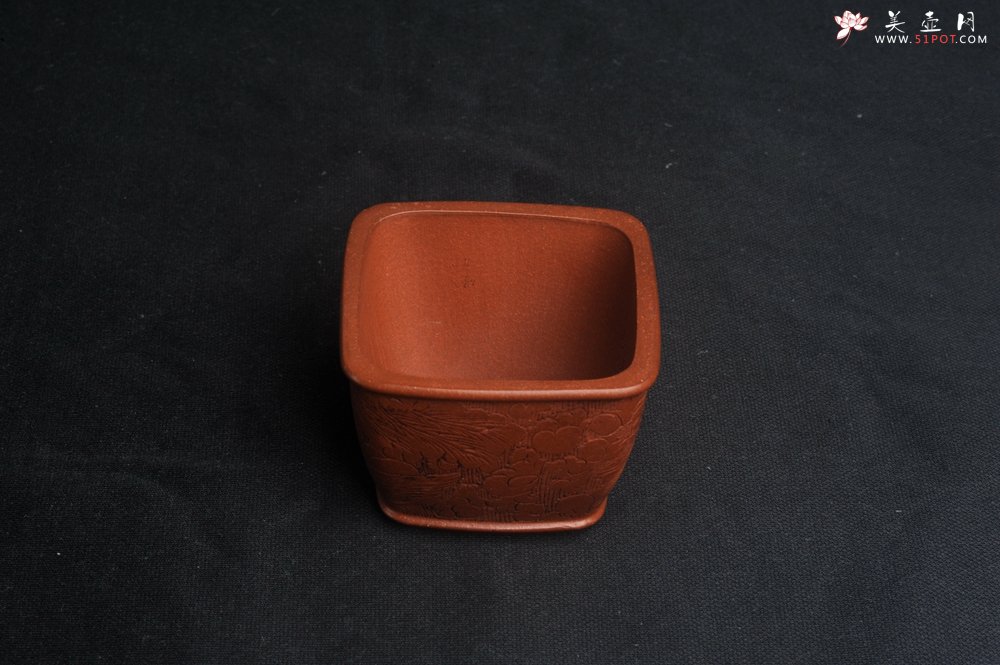 紫砂壶图片：精致降坡泥四方龙凤杯主人杯 茶杯 特文气 - 美壶网