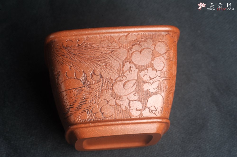 紫砂壶图片：精致降坡泥四方龙凤杯主人杯 茶杯 特文气 - 美壶网