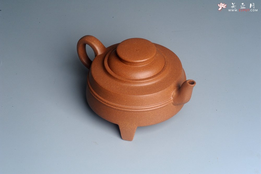 紫砂壶图片：美壶特惠 精致手工茶壶 原矿老段泥三足鼎立紫砂壶茶具 - 美壶网