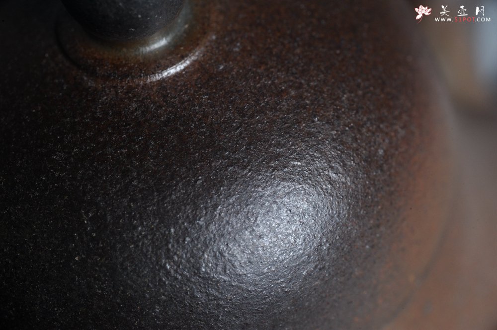 紫砂壶图片：美壶特惠 精致青灰泥柴烧思亭壶 - 美壶网