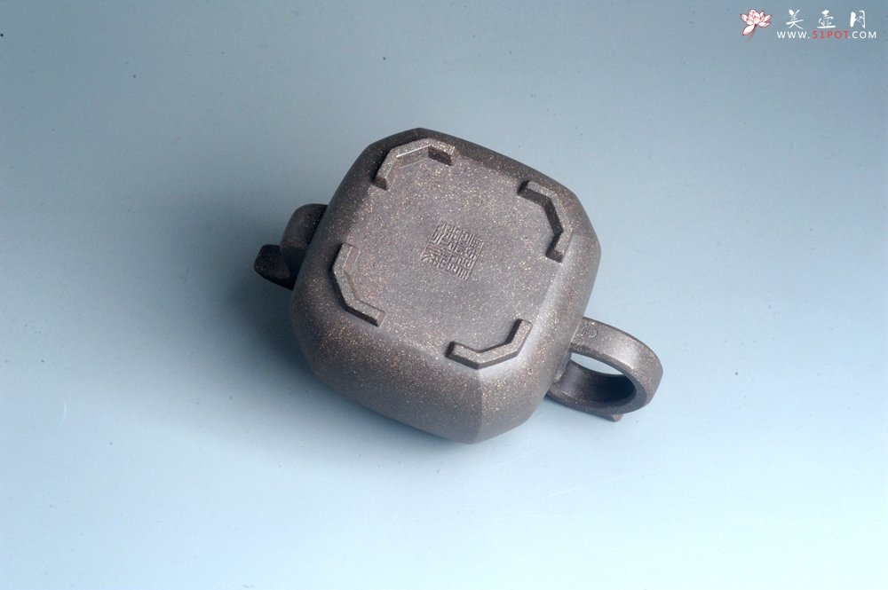 紫砂壶图片：实力派张海艳全手工家藏老青灰段泥精工福临八方壶 气势磅礴 - 美壶网