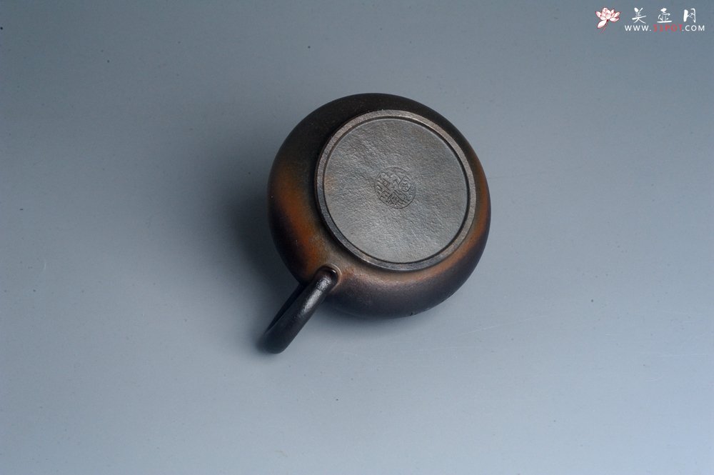 紫砂壶图片：美壶特惠 精致柴烧青灰泥潘壶手工紫砂壶 茶壶 茶具 单壶 - 美壶网