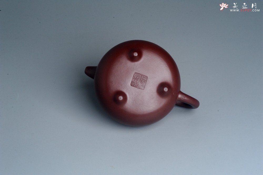 紫砂壶图片：潜力股周小培老师 4号井深井红皮龙 超精致全手工三足乳鼎茶壶 - 美壶网