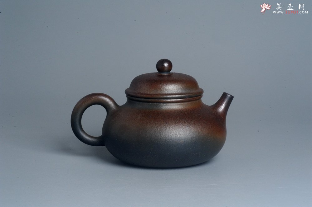 紫砂壶图片：美壶特惠 精致柴烧青灰泥容天壶手工紫砂壶 茶壶 茶具 单壶 - 美壶网