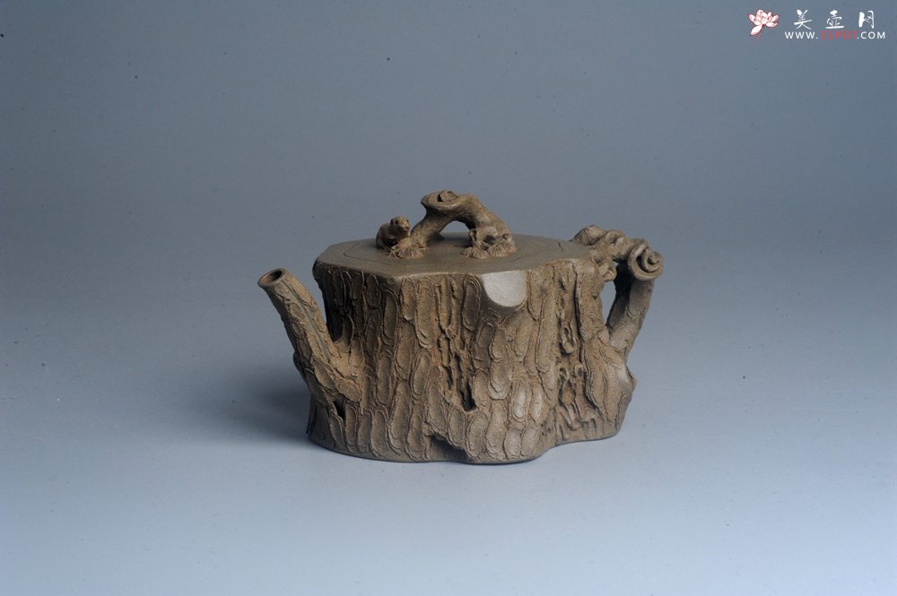 紫砂壶图片：潜力股赵老师 全手工青段松桩壶 松鼠跃然壶盖特有趣 肌理丰富 期待与您结缘 - 美壶网