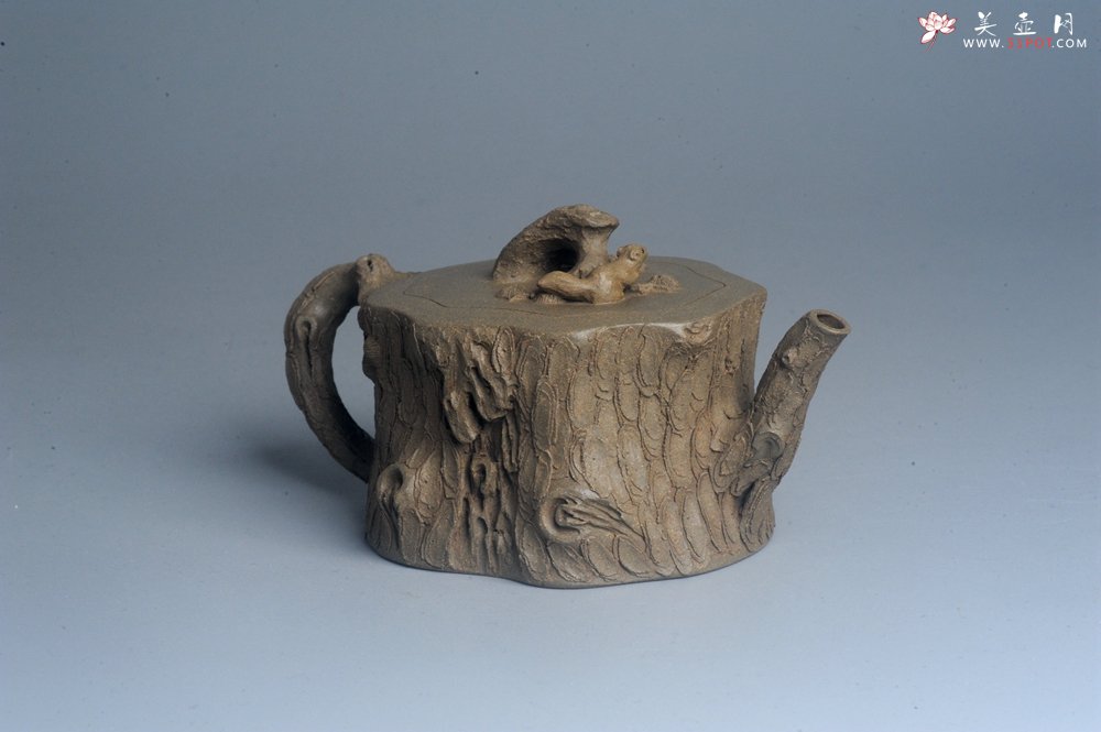 紫砂壶图片：潜力股赵老师 全手工青段松桩壶 松鼠跃然壶盖特有趣 肌理丰富 期待与您结缘 - 美壶网