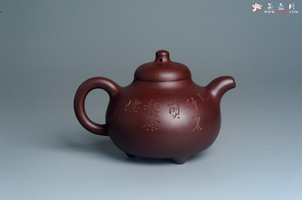 紫砂壶图片：潜力股周小培老师 4号井深井红皮龙 超精致全手工三足乳鼎茶壶 竹里煎 起茶烟 - 美壶网