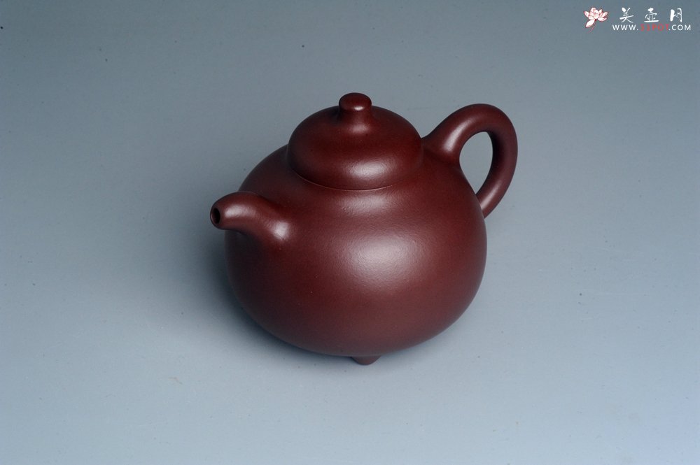 紫砂壶图片：潜力股周小培老师 4号井深井红皮龙 超精致全手工三足乳鼎茶壶 - 美壶网