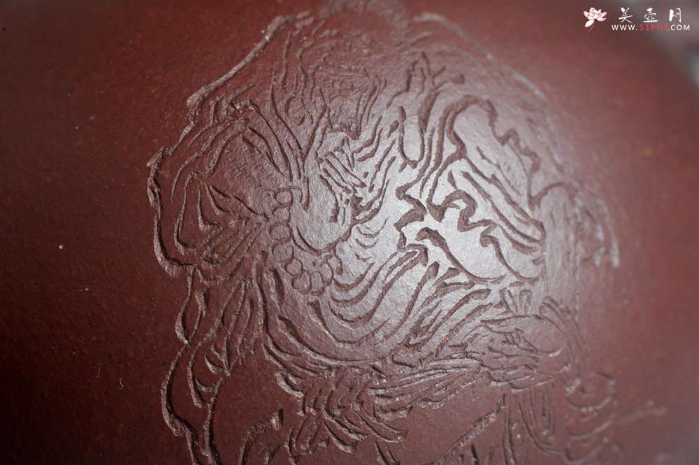 紫砂壶图片：实力派工艺师周斌优质底槽青全手工精工西施茶壶 实力名家刘伟涛装饰 有钱真好 - 美壶网