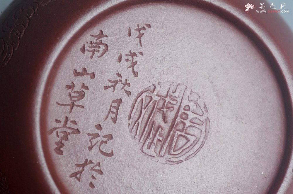 紫砂壶图片：实力派工艺师周斌优质底槽青全手工精工西施茶壶 实力名家刘伟涛装饰 有钱真好 - 美壶网