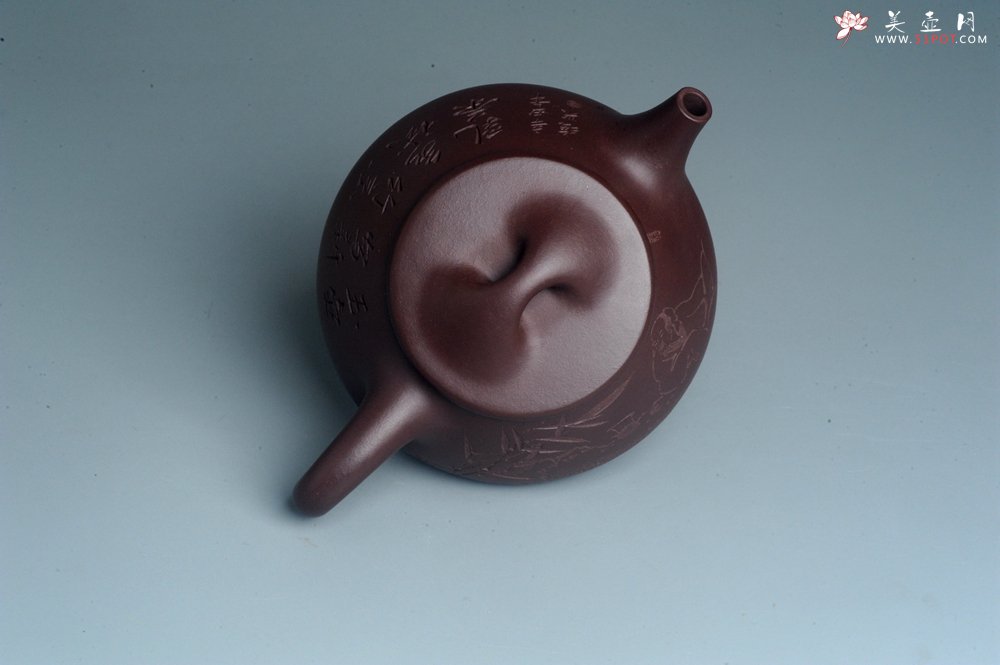 紫砂壶图片：实力派工艺师周斌 优质底槽青全手工精工满瓢壶 陶兴双刀装饰 特文气 玉壶写新竹 烹泉试乳茶 - 美壶网