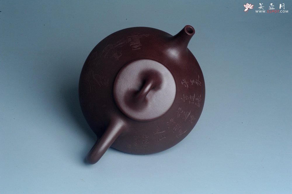 紫砂壶图片：实力派工艺师周斌 优质底槽青全手工精工 子冶石瓢壶 张听钢装饰人物 平生衣食随缘好 过得清闲便是仙 - 美壶网