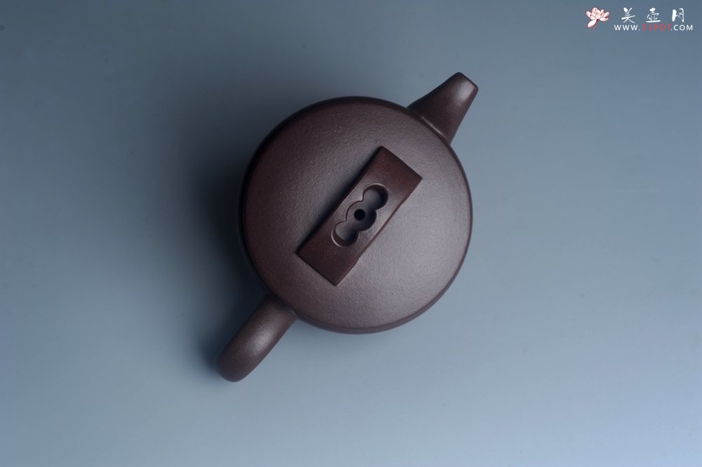 紫砂壶图片：美壶特惠 潜力股周学学老师 精工典范  精致老紫泥汉瓦壶 - 美壶网