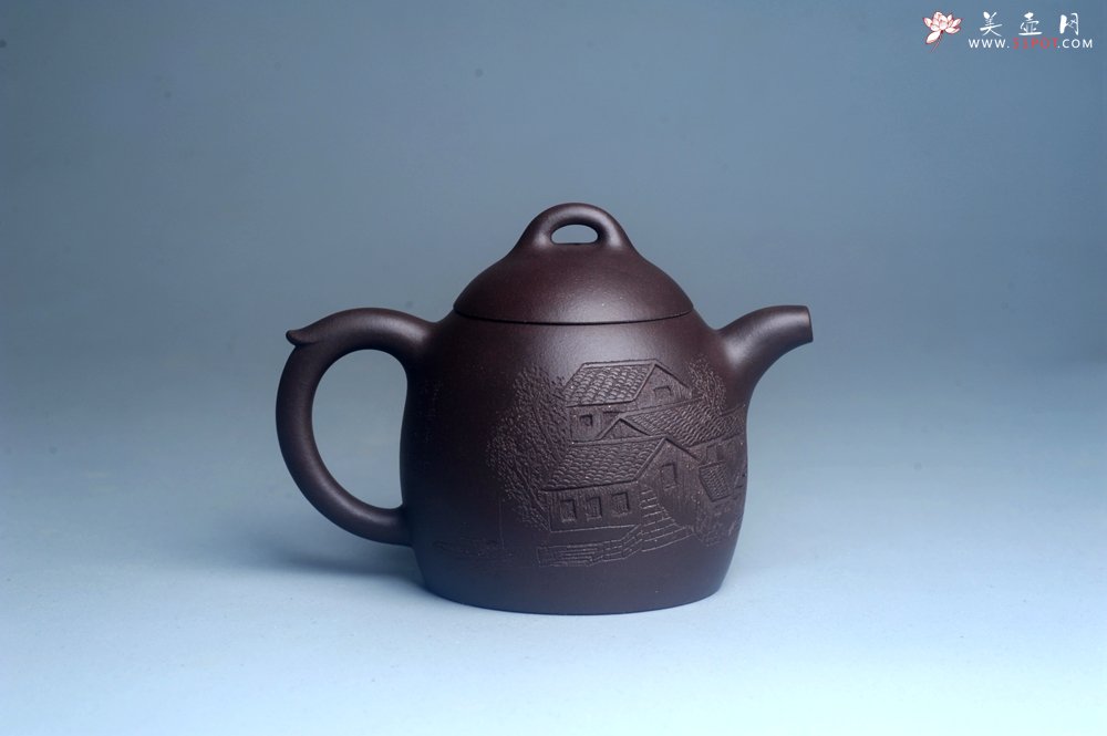 紫砂壶图片：美壶特惠 超精致老紫泥秦权壶 立体雕刻山水 特文气 - 美壶网