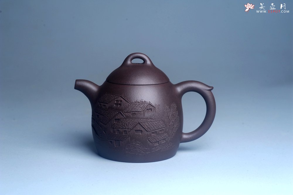 紫砂壶图片：美壶特惠 超精致老紫泥秦权壶 立体雕刻山水 特文气 - 美壶网