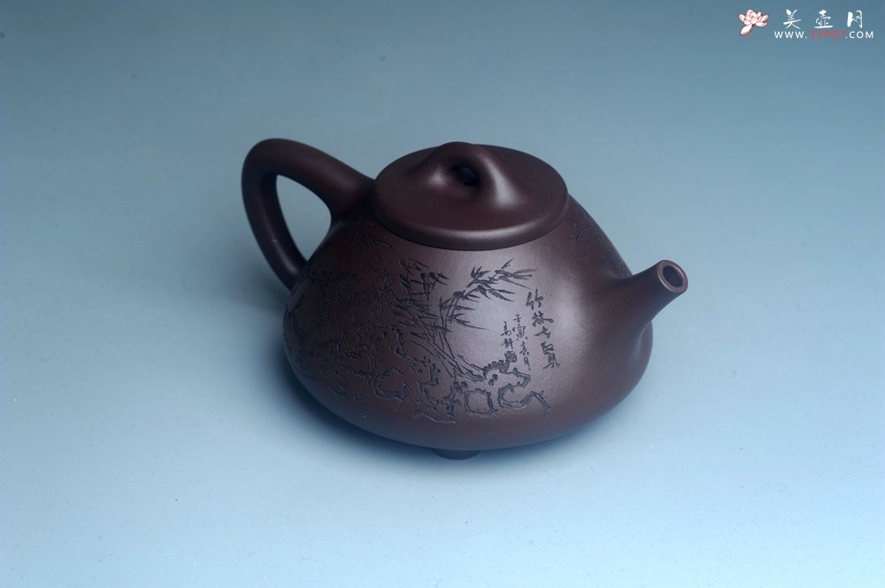 紫砂壶图片：实力派工艺师周斌优质底槽清全手工精工子冶石瓢 装饰竹林七贤 特文气 - 美壶网
