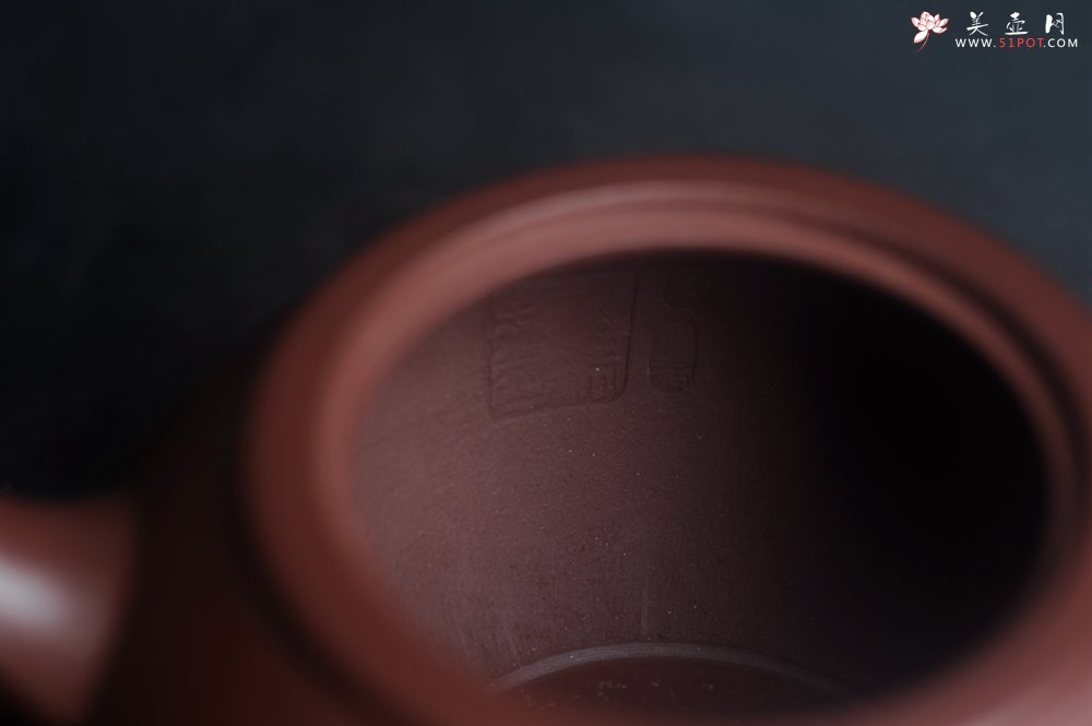 紫砂壶图片：潜力股周小培老师 4号井深井红皮龙 全手工汉云壶 - 美壶网