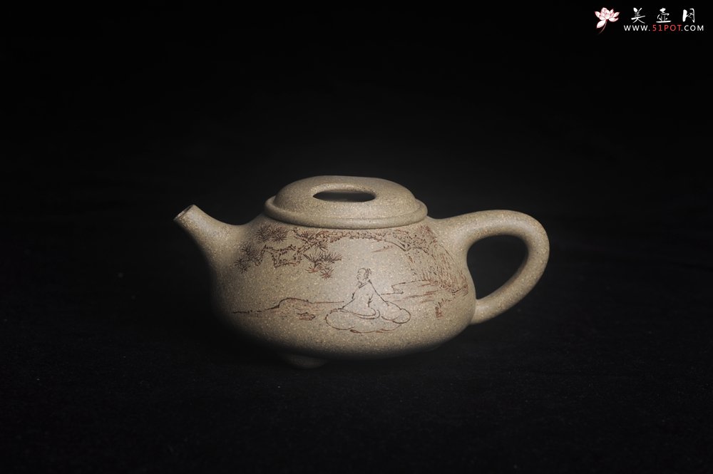 紫砂壶图片：实力派工艺师文砂苑堂主周斌 特好本山芝麻绿泥全手工牛盖高士壶  行到水穷处 坐看云起时 - 美壶网