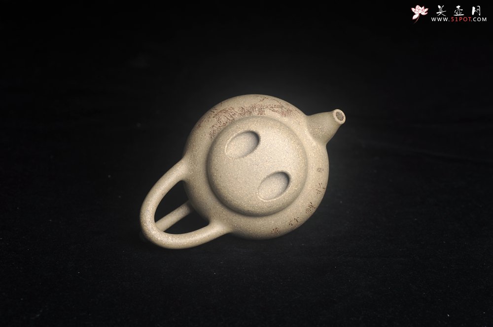 紫砂壶图片：实力派工艺师周斌 极品芝麻段泥 原创全手工牛韵壶 松涛烹雪醒诗梦 竹院浮烟荡俗尘 - 美壶网