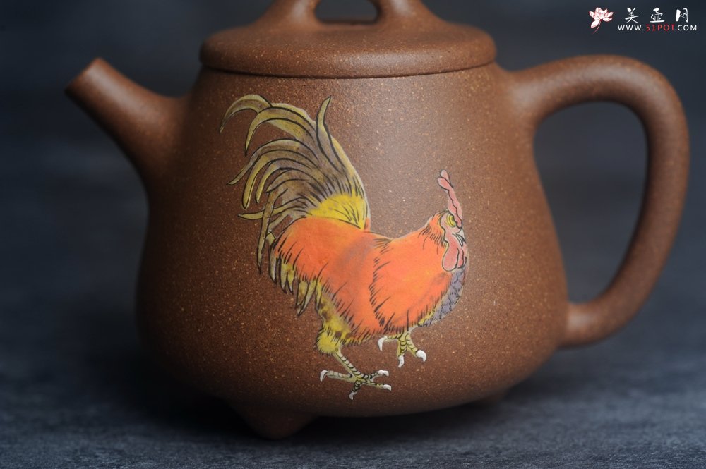 紫砂壶图片：美壶特惠 潜力股王静然 精致老段泥高石瓢 泥绘大公鸡 特吉利文气 - 美壶网