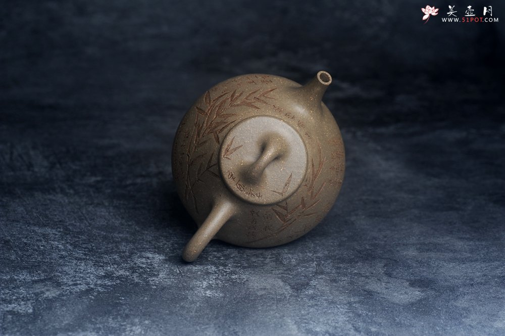 紫砂壶图片：高温四号井老青段 全手工子冶石瓢 装饰经典老子冶画面板桥竹 特有品味 期待与您结缘 - 美壶网