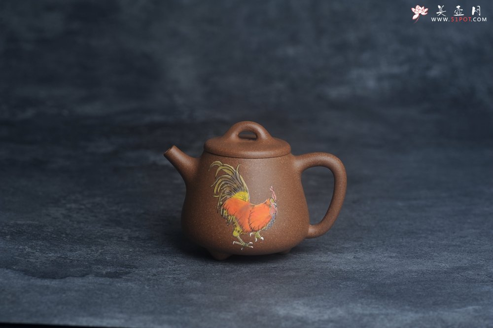 紫砂壶图片：美壶特惠 潜力股王静然 精致老段泥高石瓢 泥绘大公鸡 特吉利文气 - 美壶网