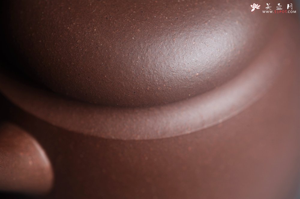 紫砂壶图片：美壶特惠 精致黑星红拼紫泥（家藏限量）高帽巨轮壶 球孔出水爽利 茶人醉爱 - 美壶网