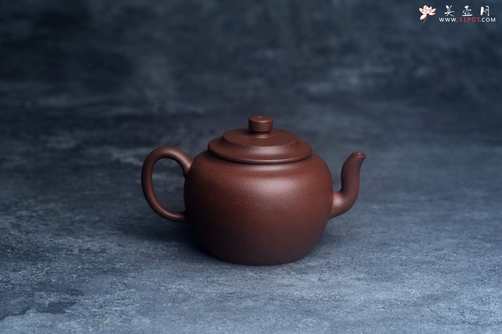 紫砂壶图片：美壶特惠 精致黑星红拼紫泥（家藏限量）平盖莲子壶 球孔出水爽利 茶人醉爱 - 美壶网