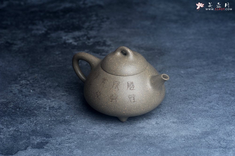 紫砂壶图片：美壶特惠 美壶网特供限量极品高温四号井老青段 精工乳瓢茶壶 装饰清供图 特文气 - 美壶网