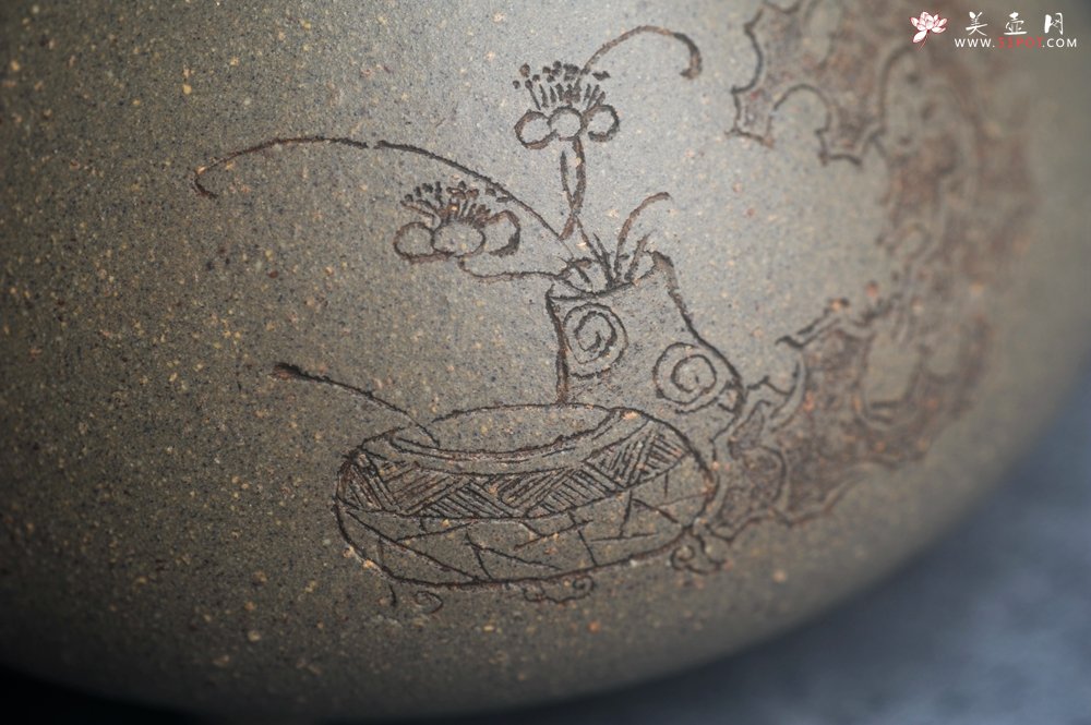 紫砂壶图片：美壶特惠 美壶网特供限量极品高温四号井老青段 精工乳瓢茶壶 装饰清供图 特文气 - 美壶网