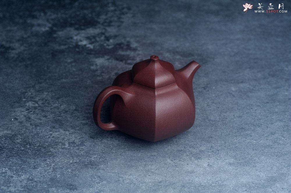 紫砂壶图片：美壶特惠 潜力股凌晨老师 精致全手工枣红泥六方乳鼎茶壶 - 美壶网