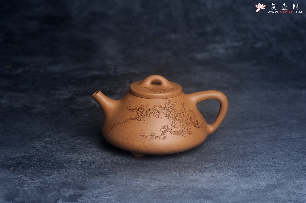 紫砂壶图片：美壶特惠 特好老黄段泥精致子冶石瓢壶 通景装饰梅花 特文气 - 美壶网